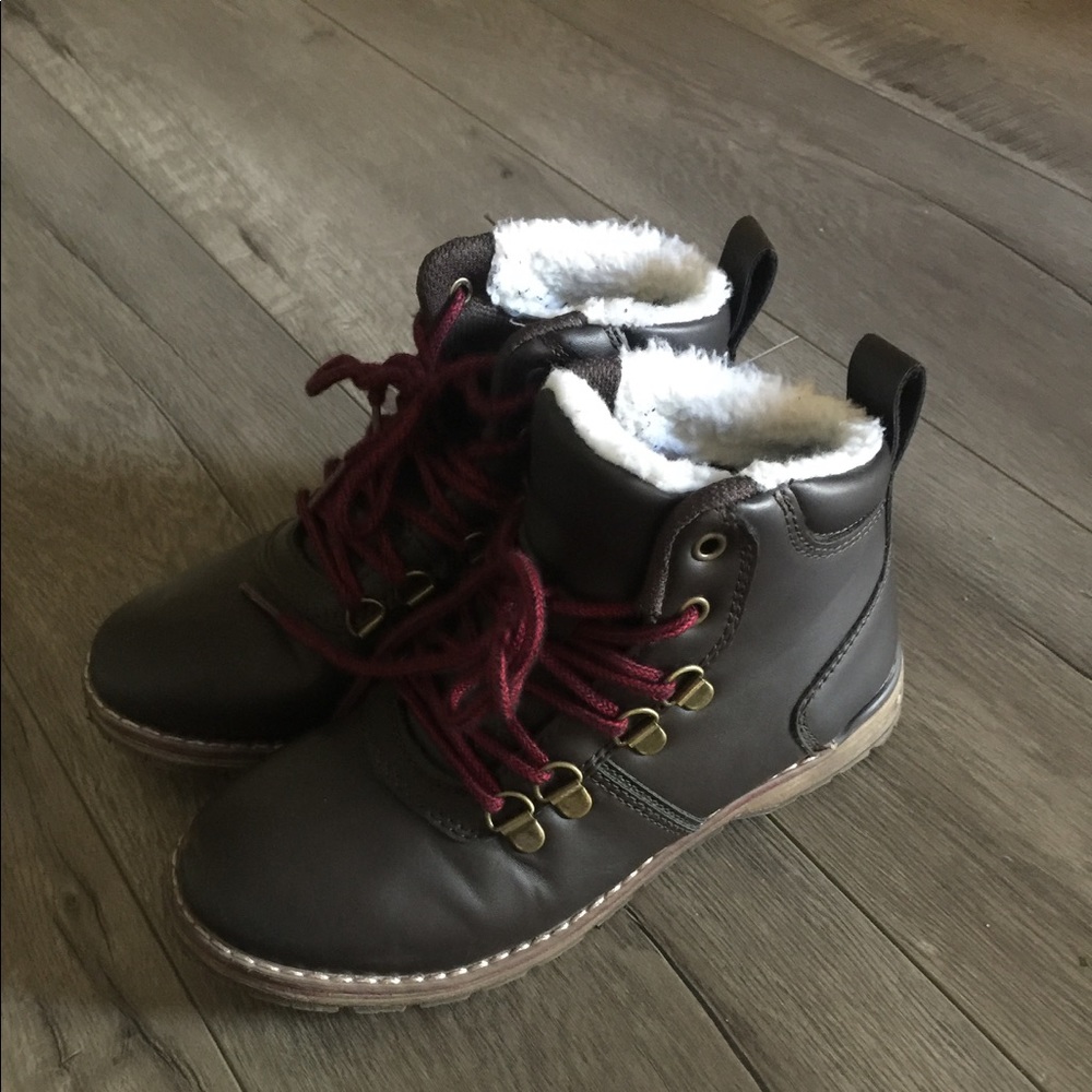 Cat and Jack boots